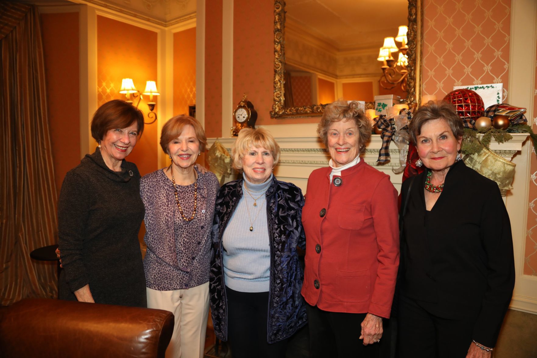 Connie Lippert, Alex Arnold, Nanne Simmons, Gege Brightman, Carol Carlson